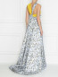 Платье из атласа с принтом и ассиметричным лифом Carolina Herrera  –  МодельВерхНиз1