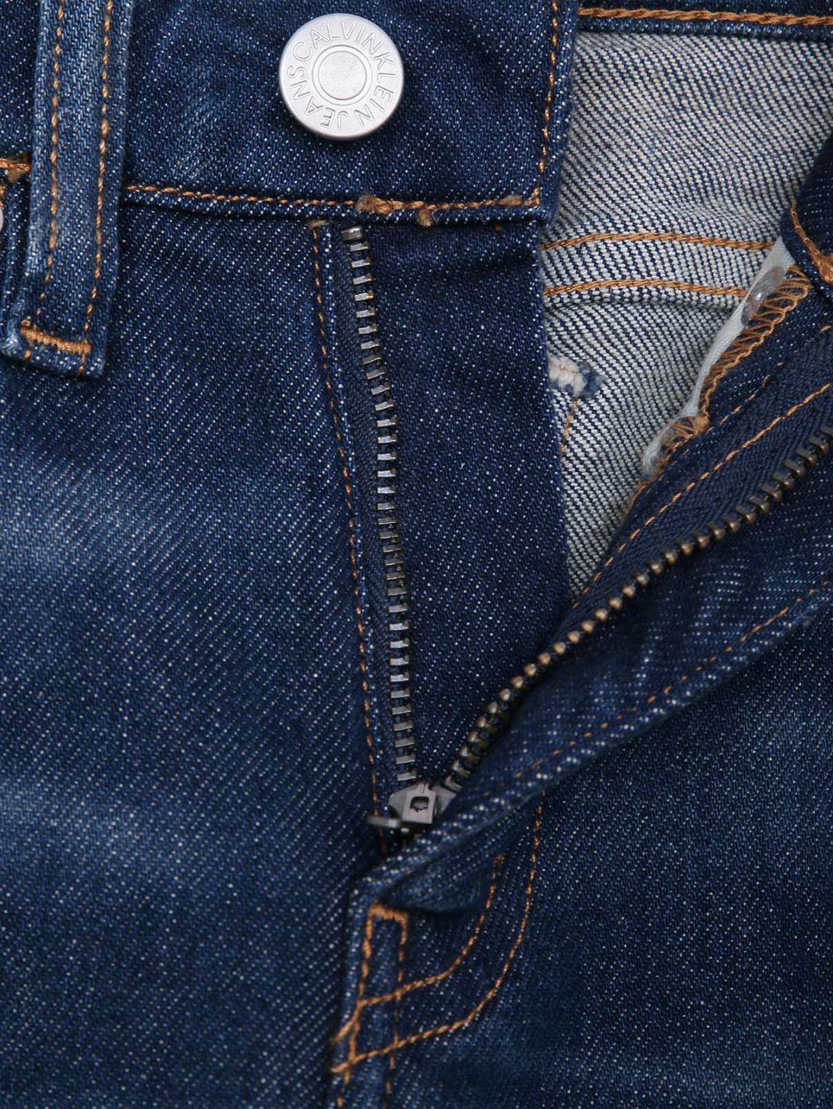 Зауженные джинсы из смешанного хлопка Calvin Klein Jeans  –  Деталь1